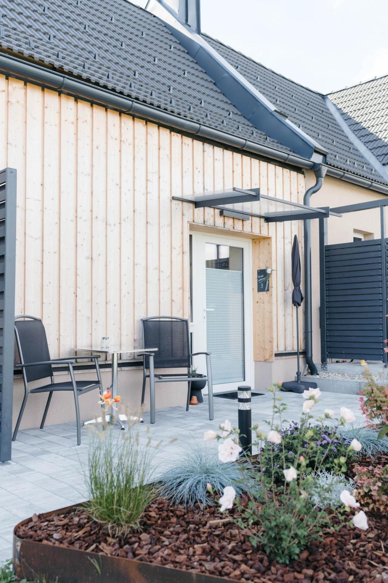 Pension Blumenwiese - Mitten Im Thermenland Burgau Eksteriør billede